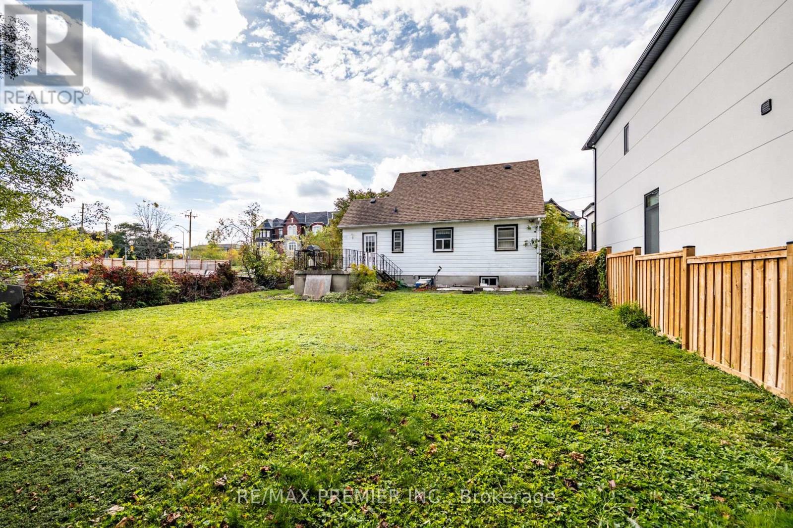 3 Parker Avenue, Richmond Hill, Ontario  L4E 2W4 - Photo 19 - N12450336