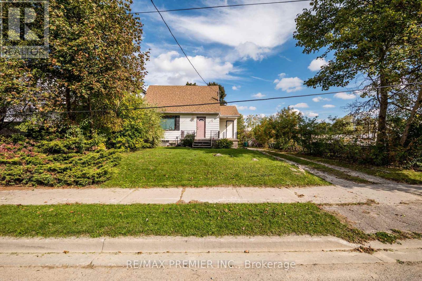 3 Parker Avenue, Richmond Hill, Ontario  L4E 2W4 - Photo 8 - N12450336