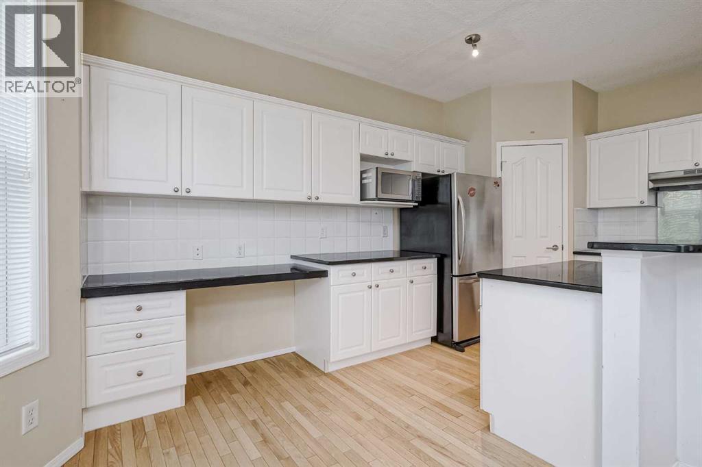 375 Douglas Glen Gardens Se, Calgary, Alberta  T2Z 3T1 - Photo 17 - A2257394