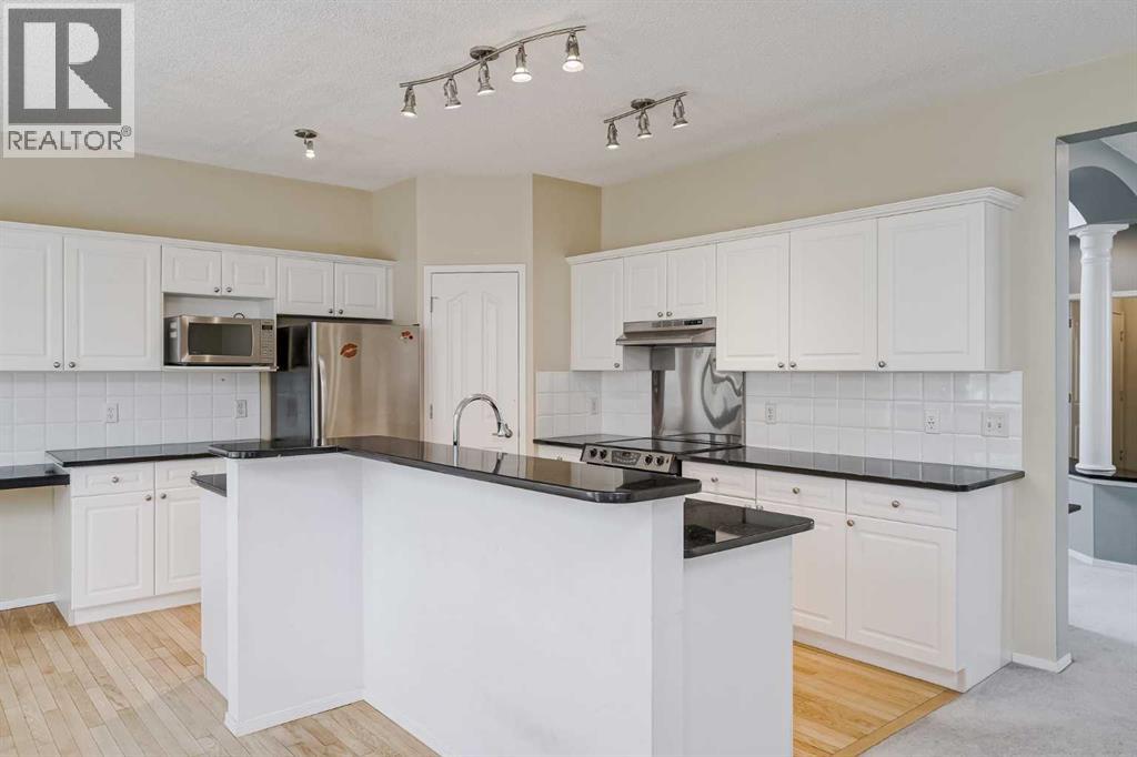 375 Douglas Glen Gardens Se, Calgary, Alberta  T2Z 3T1 - Photo 2 - A2257394