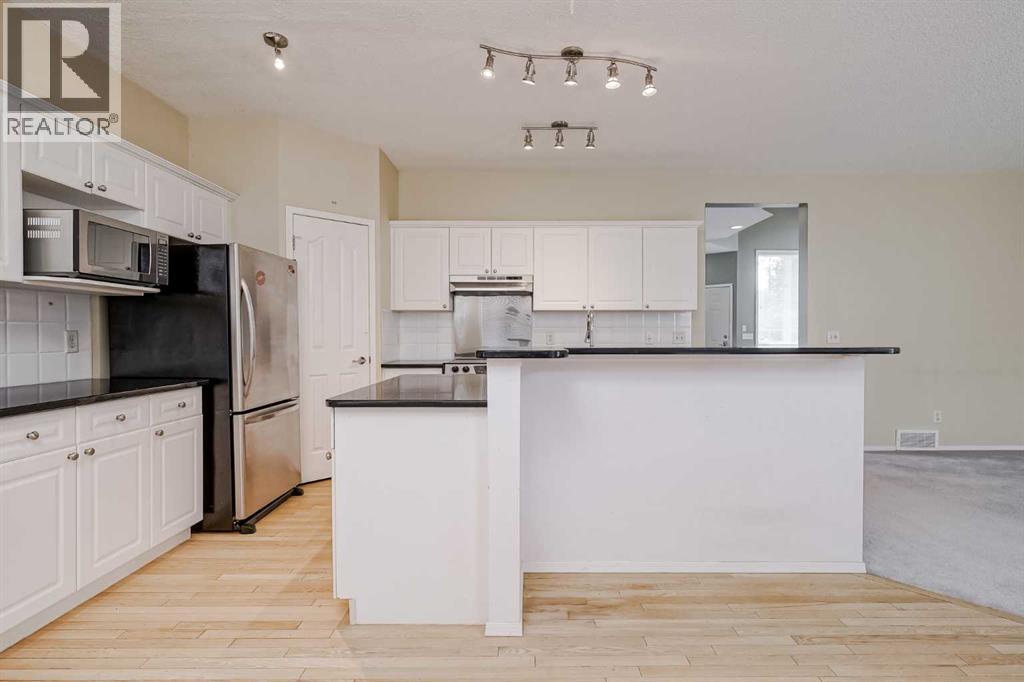 375 Douglas Glen Gardens Se, Calgary, Alberta  T2Z 3T1 - Photo 18 - A2257394