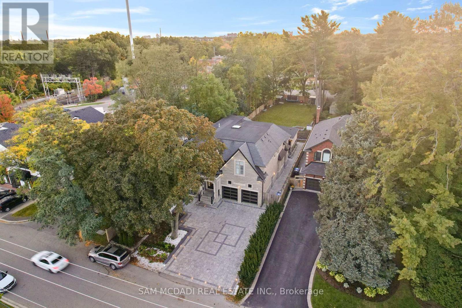 1160 Birchview Drive, Mississauga, Ontario  L5H 3C8 - Photo 50 - W12457788