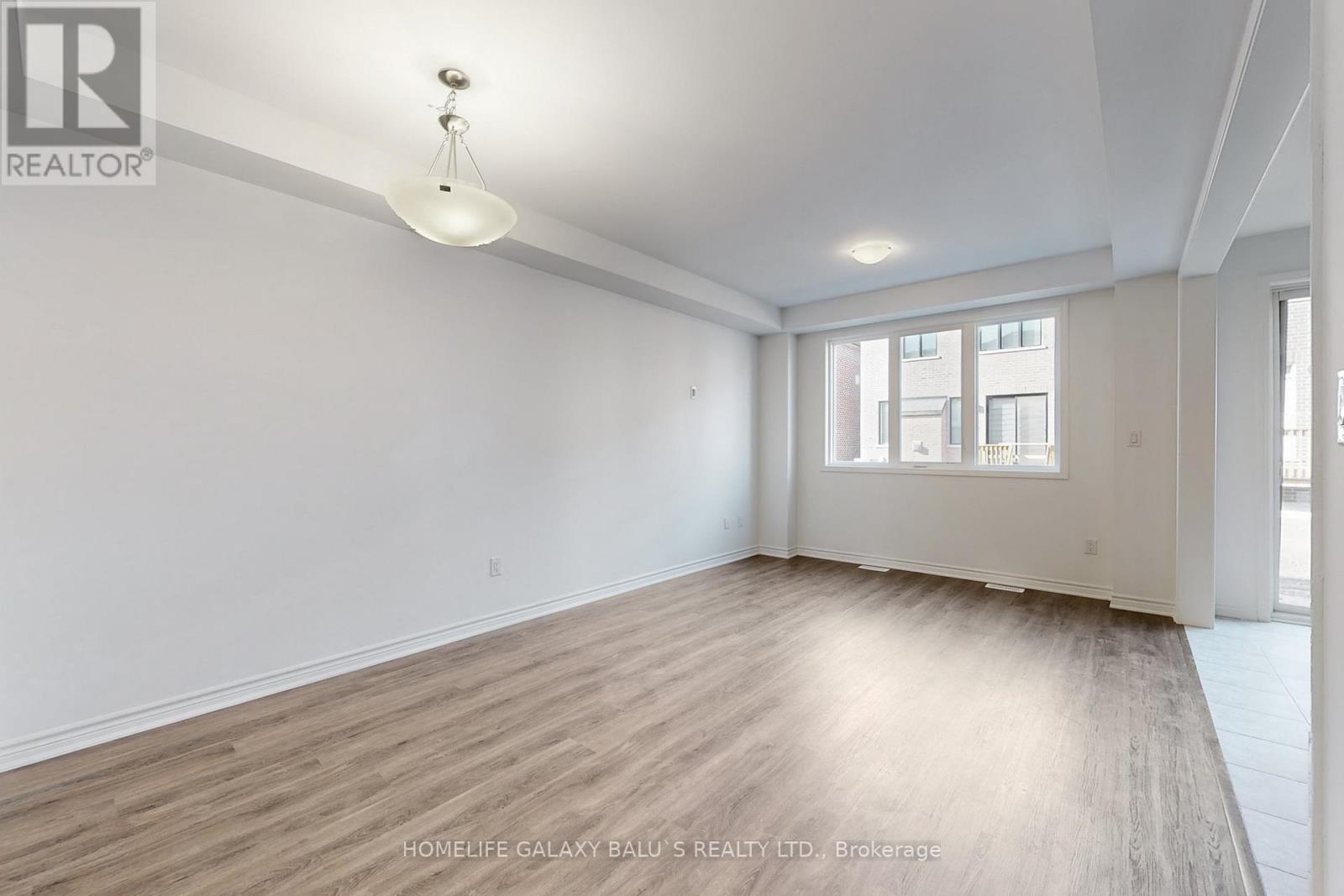 3266 Brigadier Avenue, Pickering, Ontario  L1X 0N4 - Photo 5 - E12458786