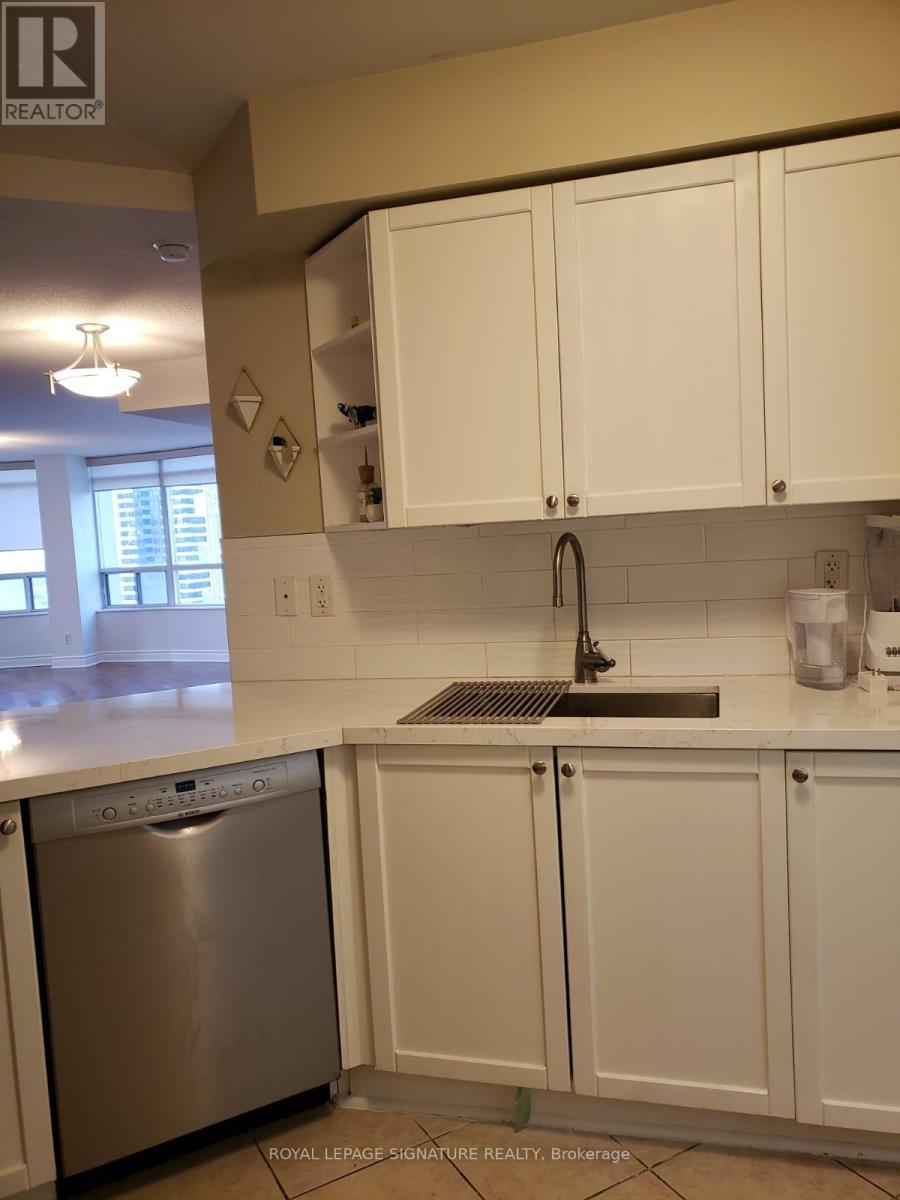 2624 - 3888 Duke Of York Boulevard, Mississauga, Ontario  L5B 4P5 - Photo 5 - W12415105