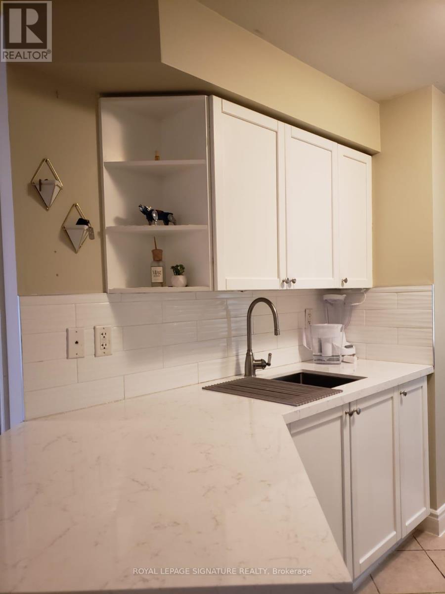 2624 - 3888 Duke Of York Boulevard, Mississauga, Ontario  L5B 4P5 - Photo 3 - W12415105