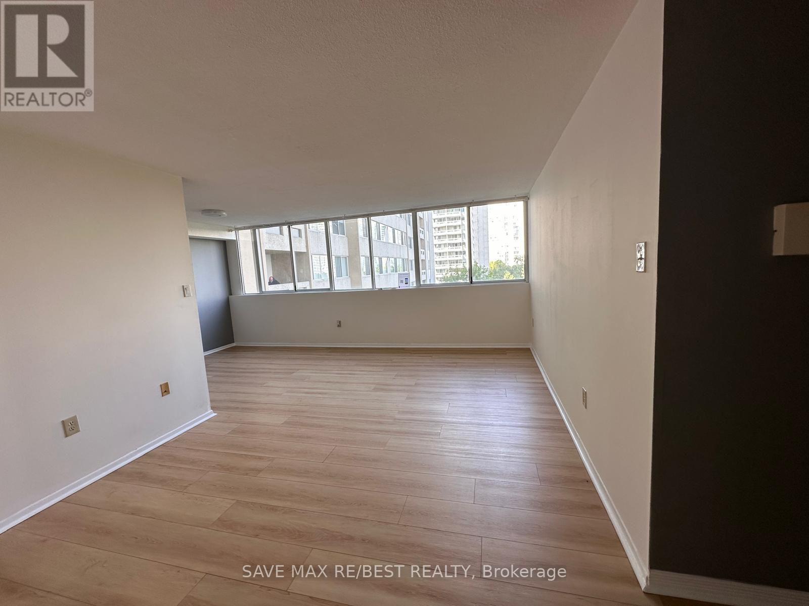 706 - 3590 Kaneff Crescent, Mississauga, Ontario  L5A 3X3 - Photo 5 - W12458246