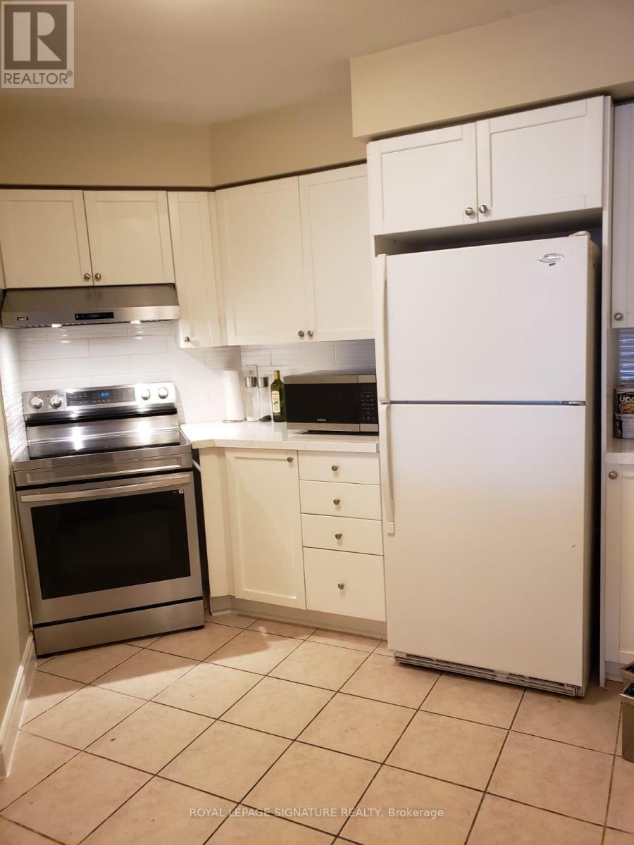 2624 - 3888 Duke Of York Boulevard, Mississauga, Ontario  L5B 4P5 - Photo 4 - W12415105