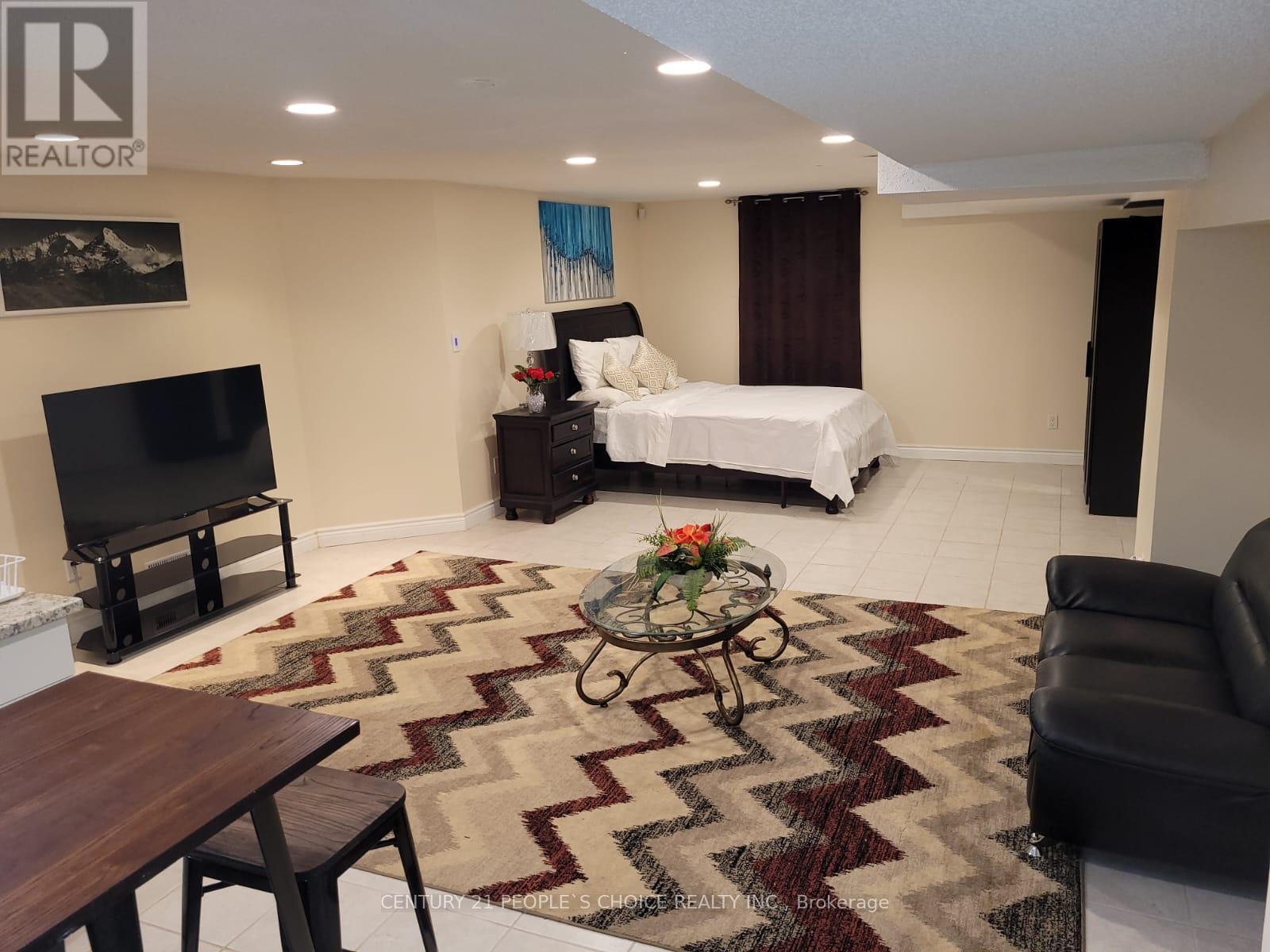 #1 - 2 SADDLER AVENUE, Brampton, Ontario