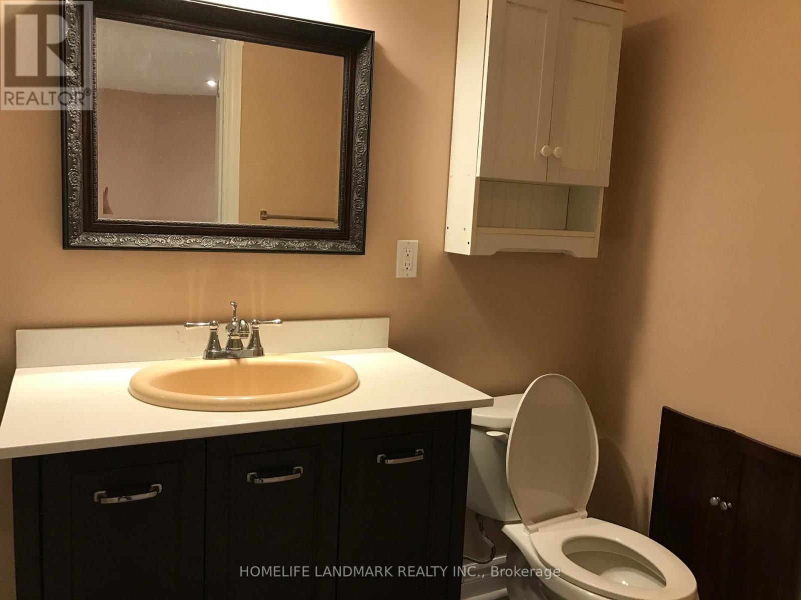 2535 Symington Court, Mississauga, Ontario  L5N 4L4 - Photo 13 - W12458787
