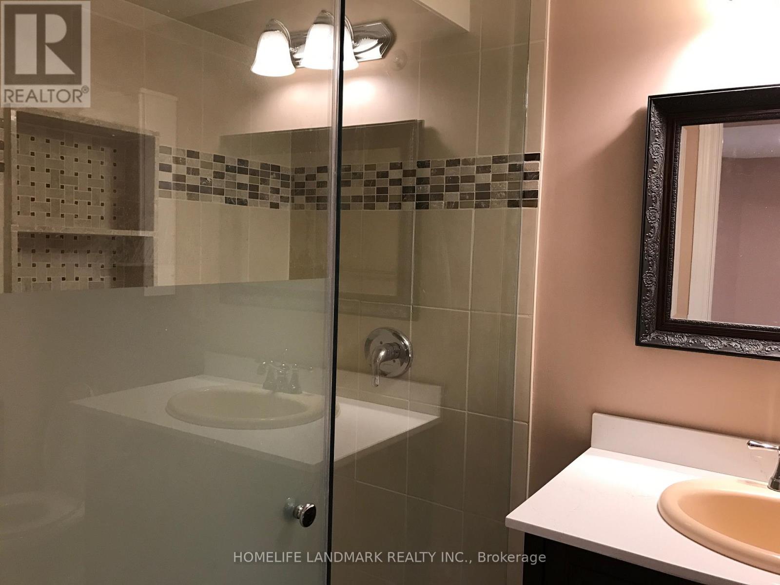 2535 Symington Court, Mississauga, Ontario  L5N 4L4 - Photo 14 - W12458787