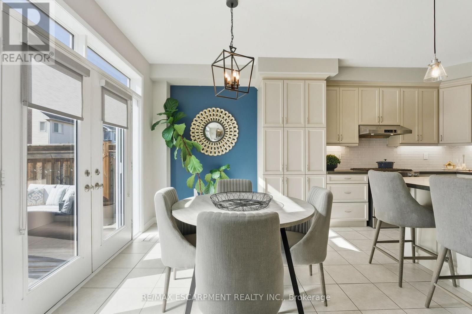 15 Bastia Street E, Hamilton, Ontario  L8B 1V3 - Photo 16 - X12458789