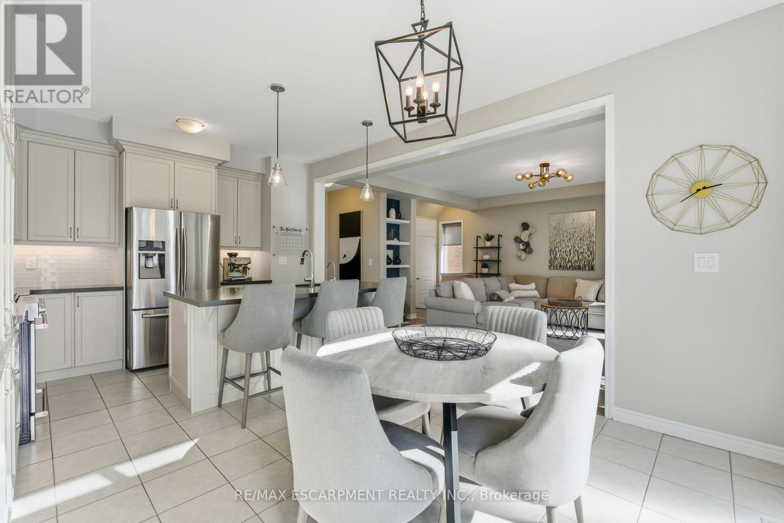 15 Bastia Street E, Hamilton, Ontario  L8B 1V3 - Photo 17 - X12458789