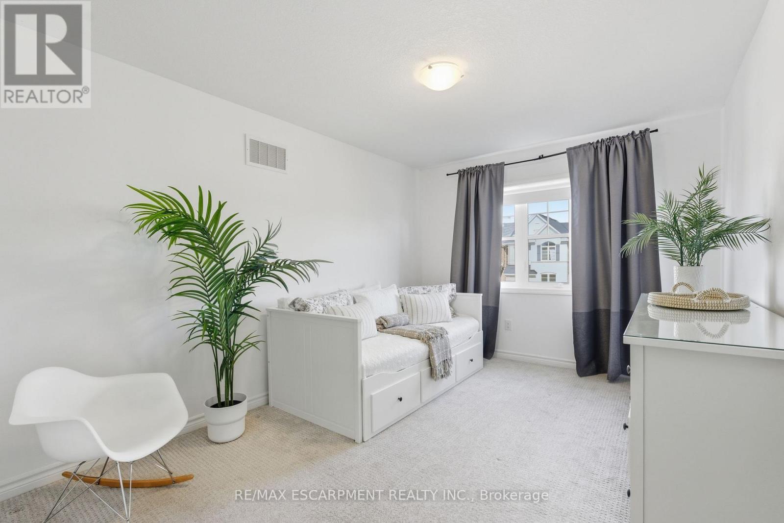 15 Bastia Street E, Hamilton, Ontario  L8B 1V3 - Photo 19 - X12458789