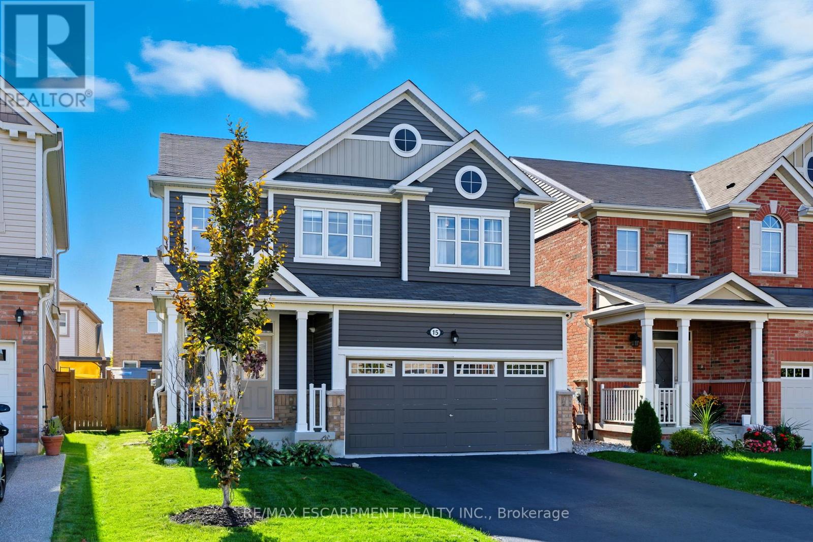 15 Bastia Street E, Hamilton, Ontario  L8B 1V3 - Photo 2 - X12458789