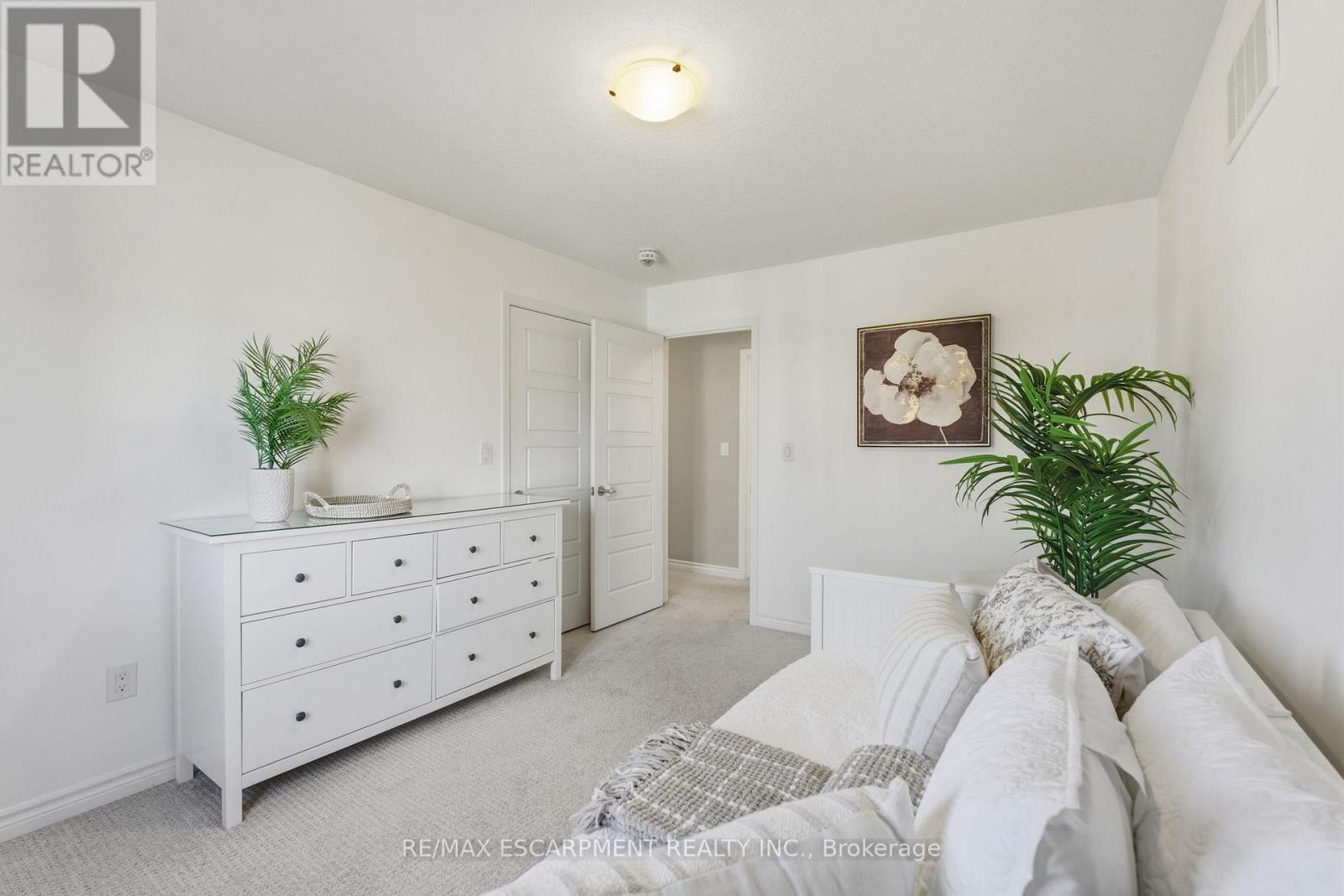 15 Bastia Street E, Hamilton, Ontario  L8B 1V3 - Photo 20 - X12458789