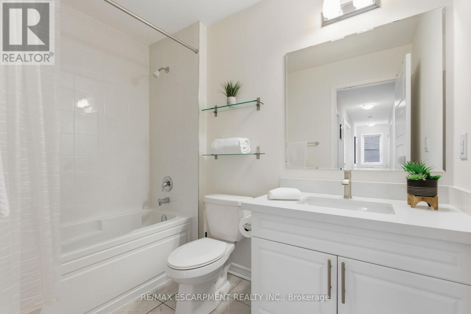 15 Bastia Street E, Hamilton, Ontario  L8B 1V3 - Photo 23 - X12458789
