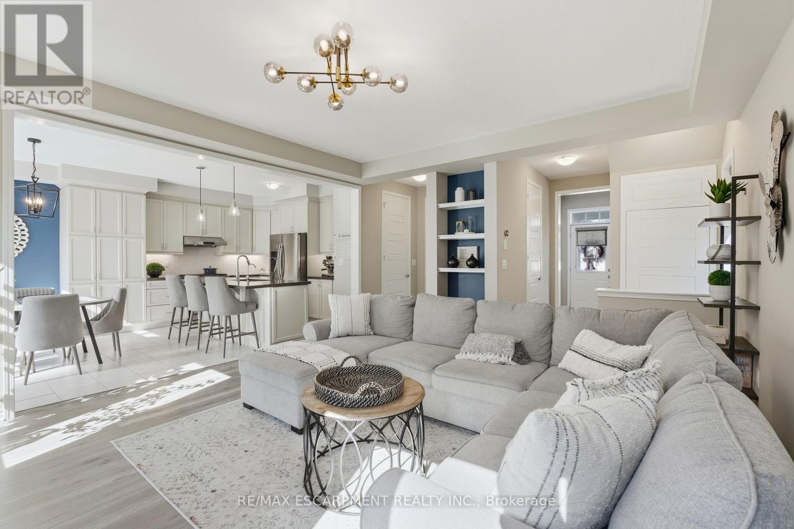 15 Bastia Street E, Hamilton, Ontario  L8B 1V3 - Photo 8 - X12458789