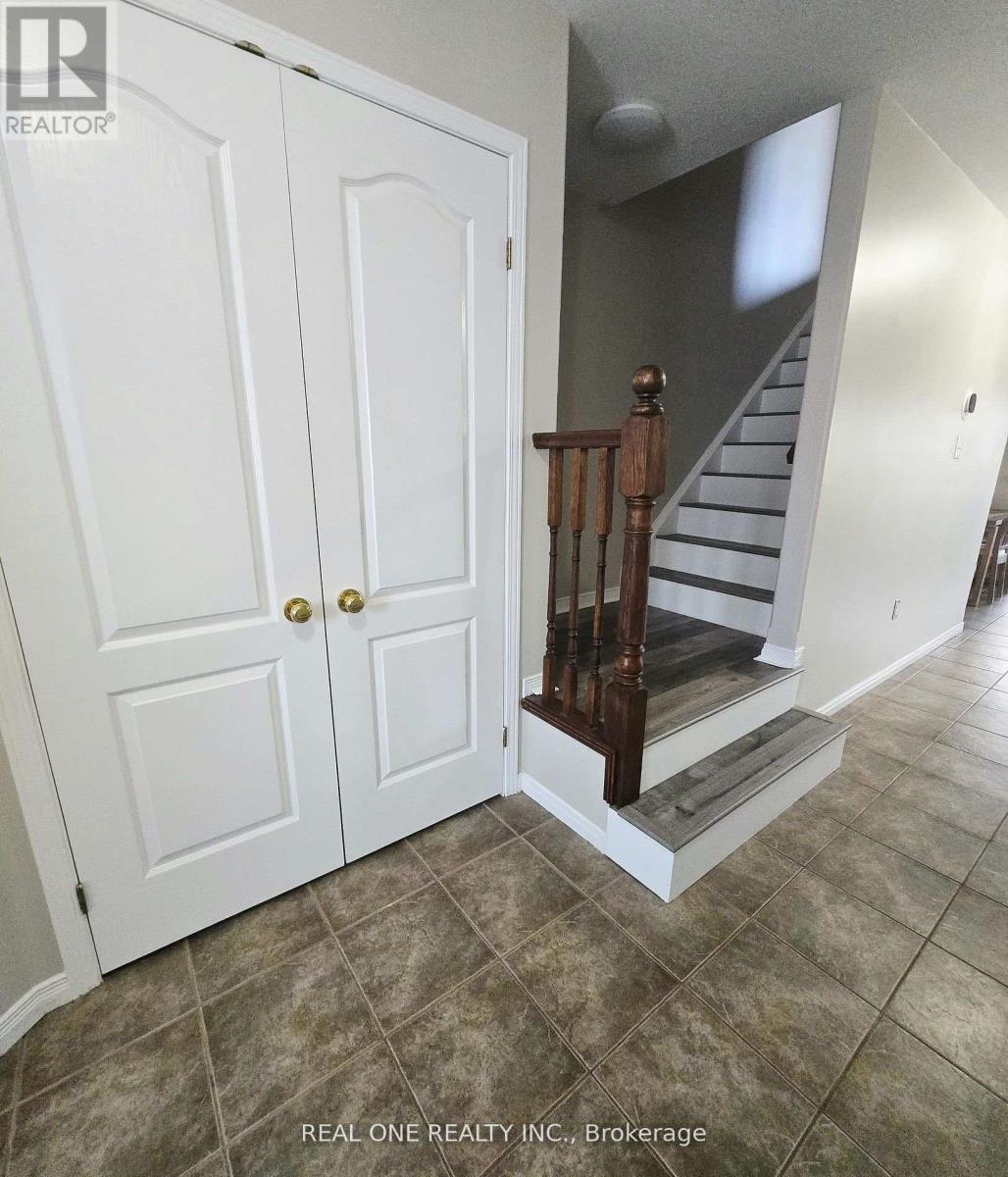 43 Shephard Avenue, New Tecumseth, Ontario  L9R 2E8 - Photo 7 - N12458799