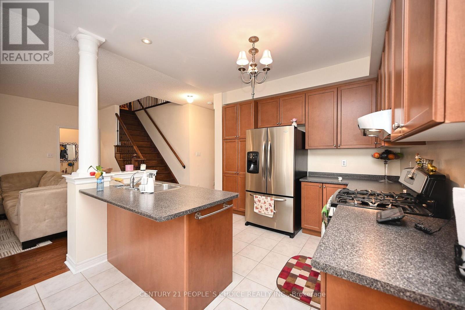 23 Lanebrook Drive, Brampton, Ontario  L6P 2E3 - Photo 11 - W12458792