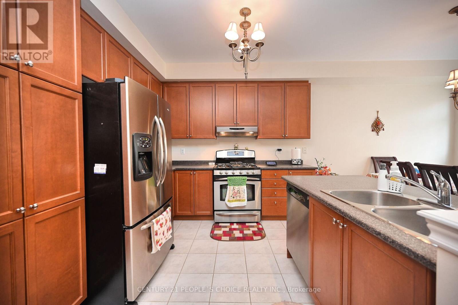 23 Lanebrook Drive, Brampton, Ontario  L6P 2E3 - Photo 12 - W12458792