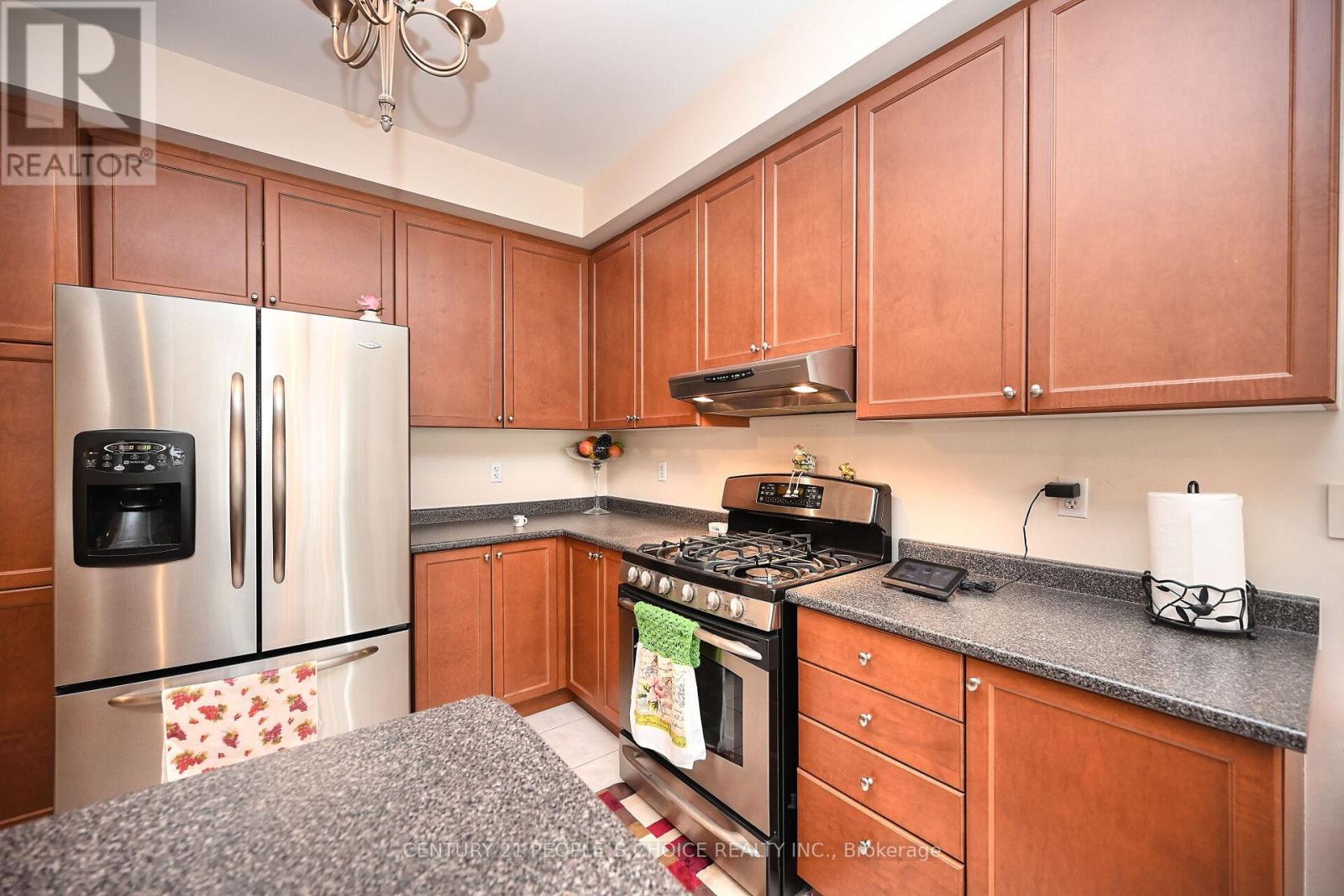 23 Lanebrook Drive, Brampton, Ontario  L6P 2E3 - Photo 14 - W12458792