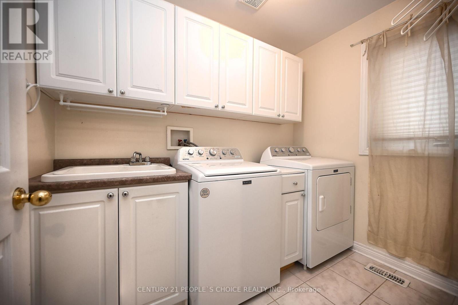 23 Lanebrook Drive, Brampton, Ontario  L6P 2E3 - Photo 28 - W12458792