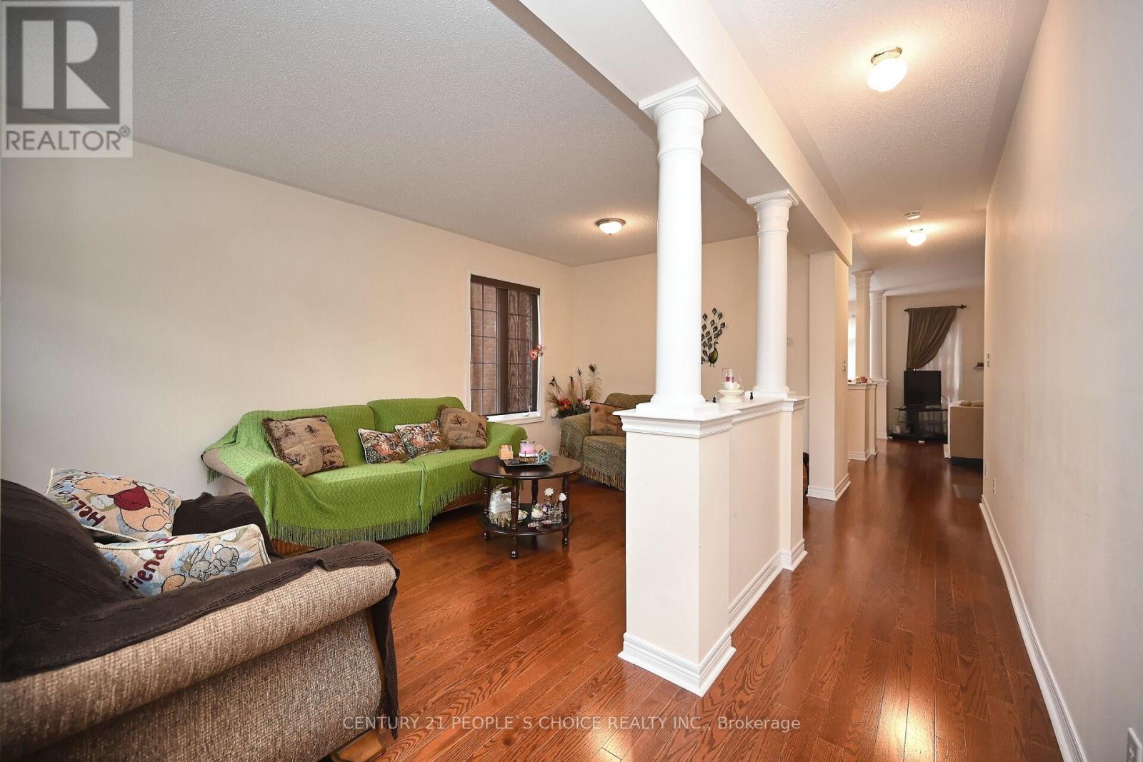 23 Lanebrook Drive, Brampton, Ontario  L6P 2E3 - Photo 5 - W12458792