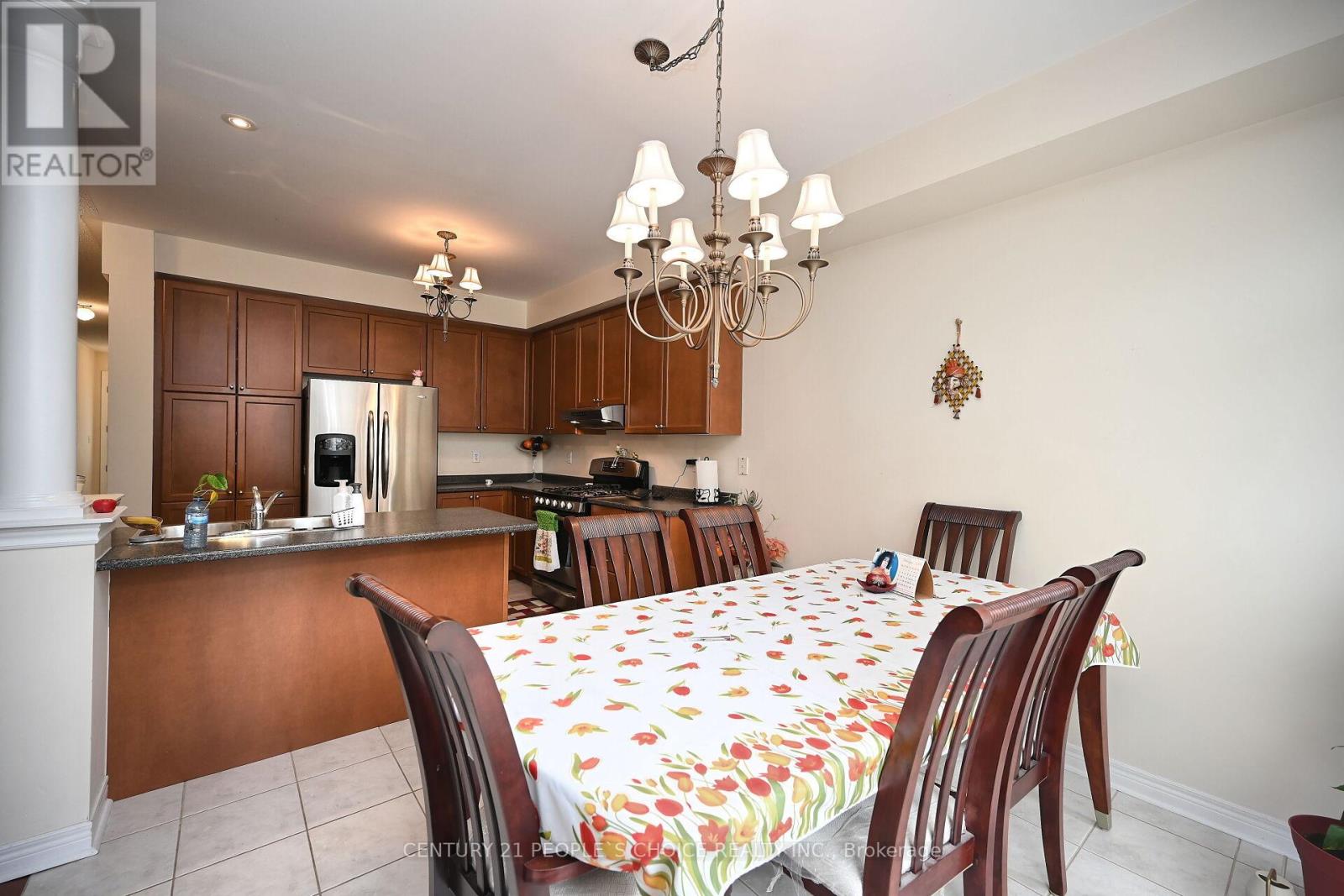 23 Lanebrook Drive, Brampton, Ontario  L6P 2E3 - Photo 9 - W12458792