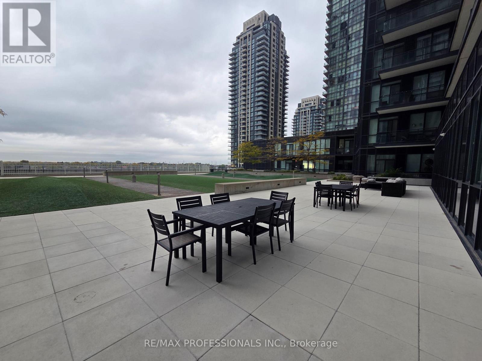 4509 - 4011 Brickstone Mews, Mississauga, Ontario  L5B 0J7 - Photo 10 - W12458809