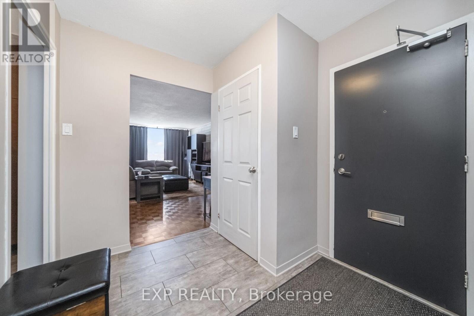 519 - 451 Westmall, Toronto, Ontario  M9C 1G1 - Photo 12 - W12458810