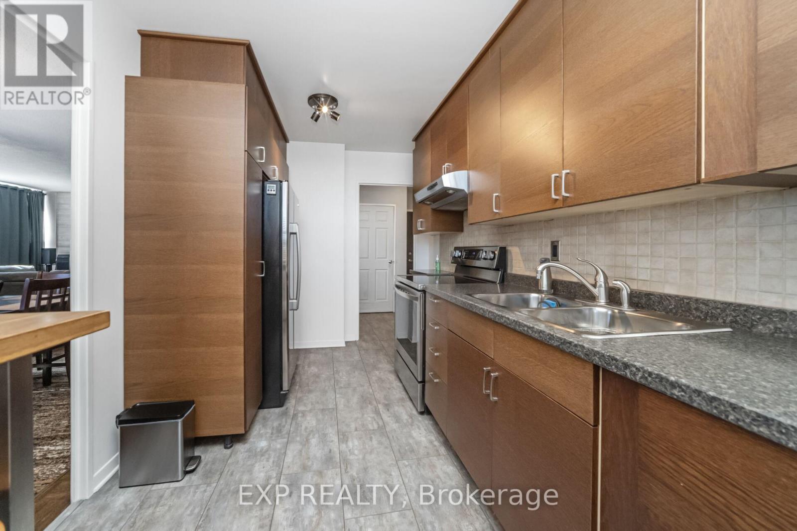 519 - 451 Westmall, Toronto, Ontario  M9C 1G1 - Photo 22 - W12458810