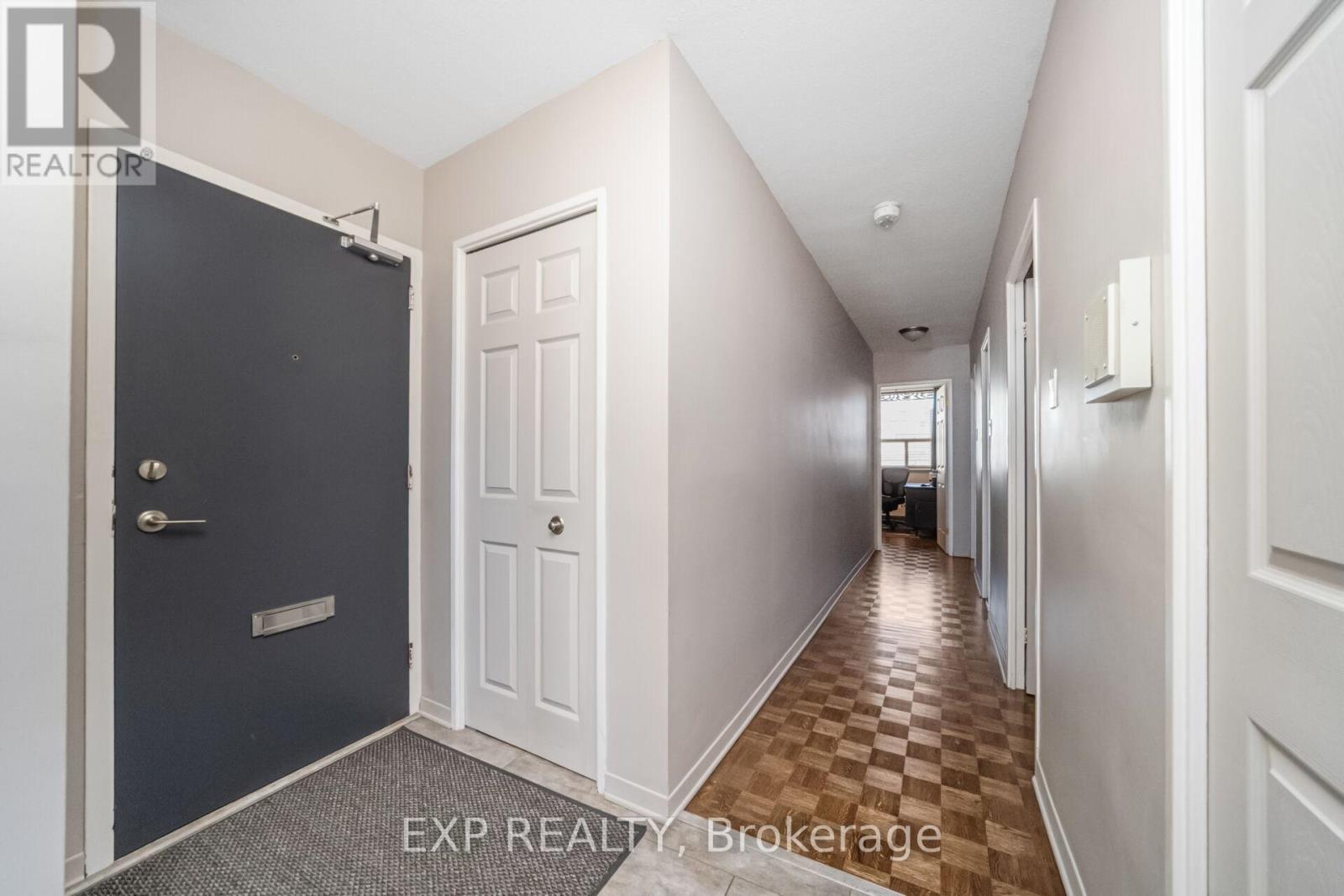 519 - 451 Westmall, Toronto, Ontario  M9C 1G1 - Photo 30 - W12458810