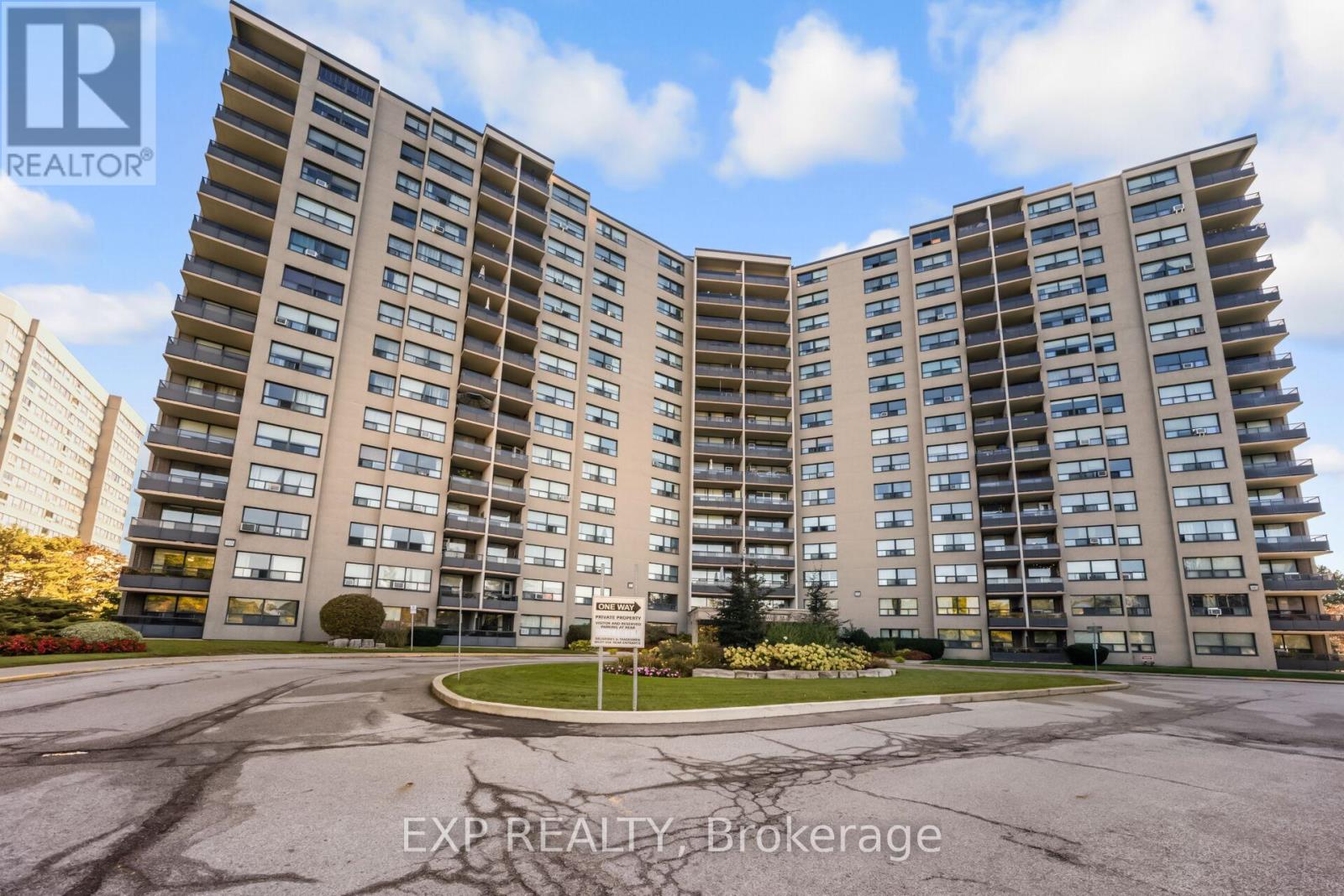 519 - 451 Westmall, Toronto, Ontario  M9C 1G1 - Photo 4 - W12458810