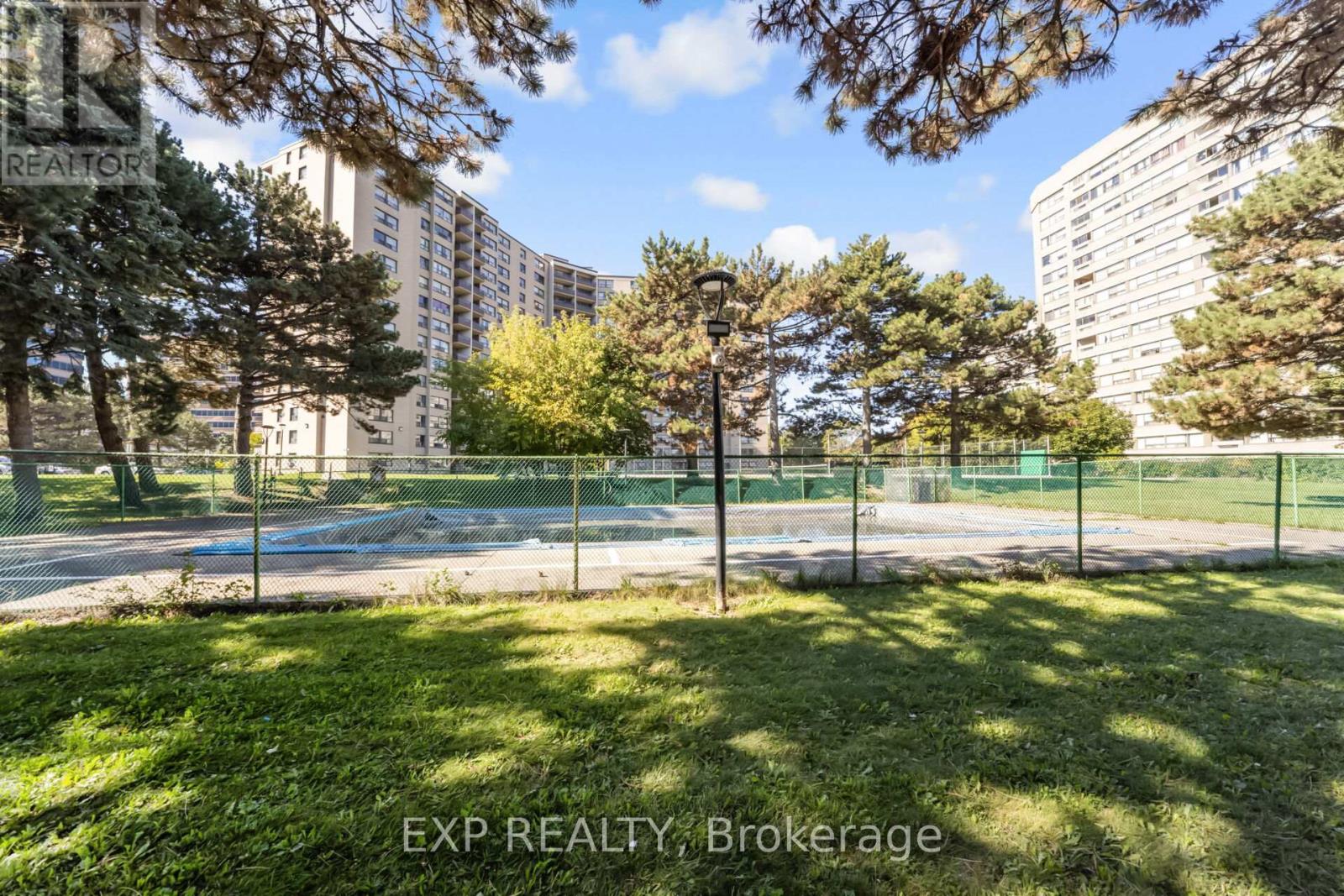 519 - 451 Westmall, Toronto, Ontario  M9C 1G1 - Photo 47 - W12458810