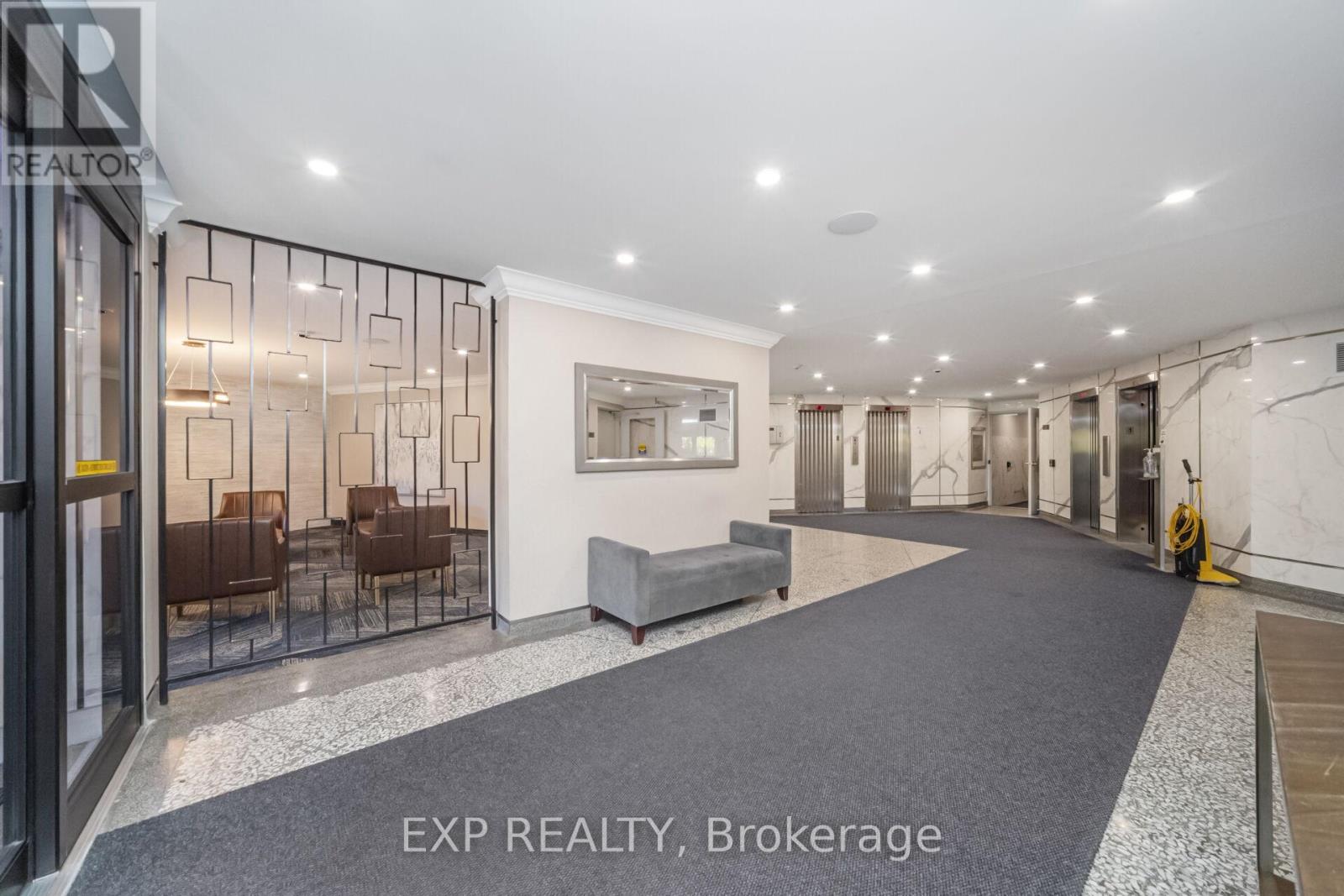 519 - 451 Westmall, Toronto, Ontario  M9C 1G1 - Photo 6 - W12458810