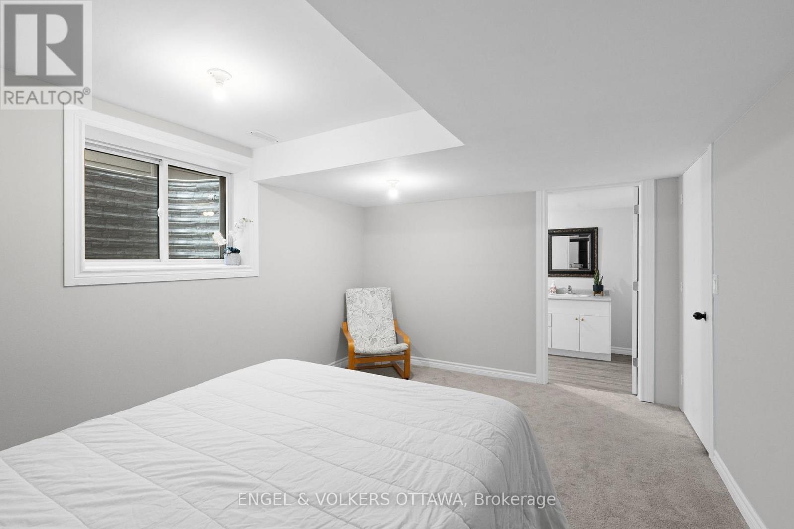 933 Islington Way, Ottawa, Ontario  K1T 0T7 - Photo 34 - X12449007