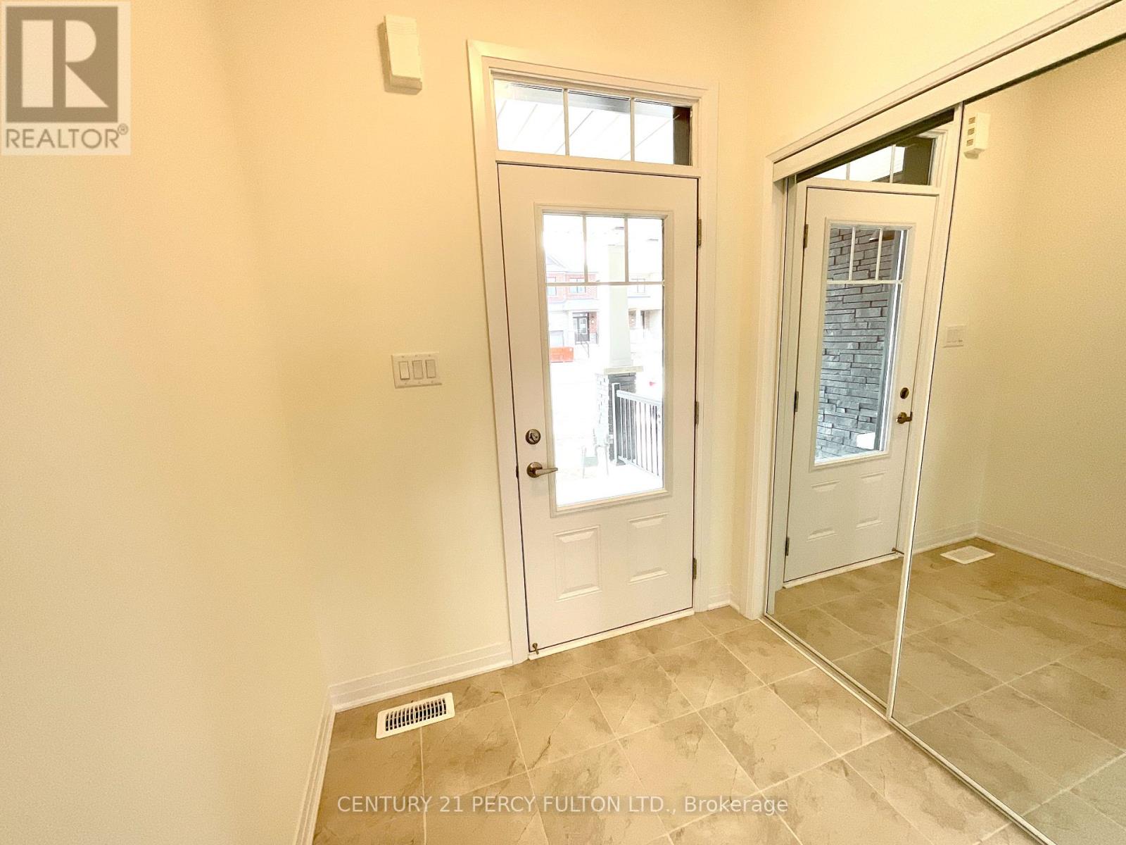 242 Port Crescent, Welland, Ontario  L3B 0N3 - Photo 12 - X12458803