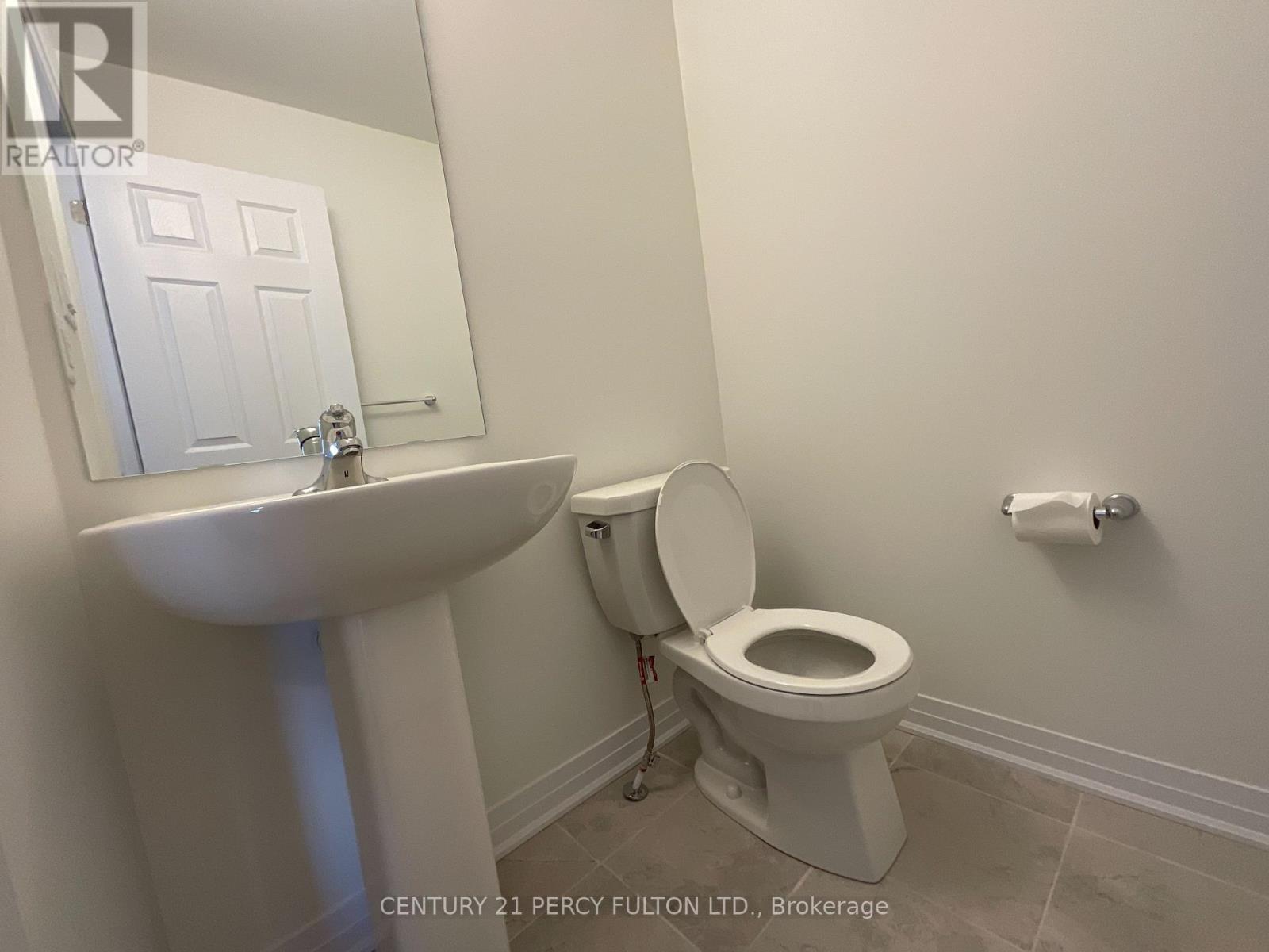 242 Port Crescent, Welland, Ontario  L3B 0N3 - Photo 13 - X12458803