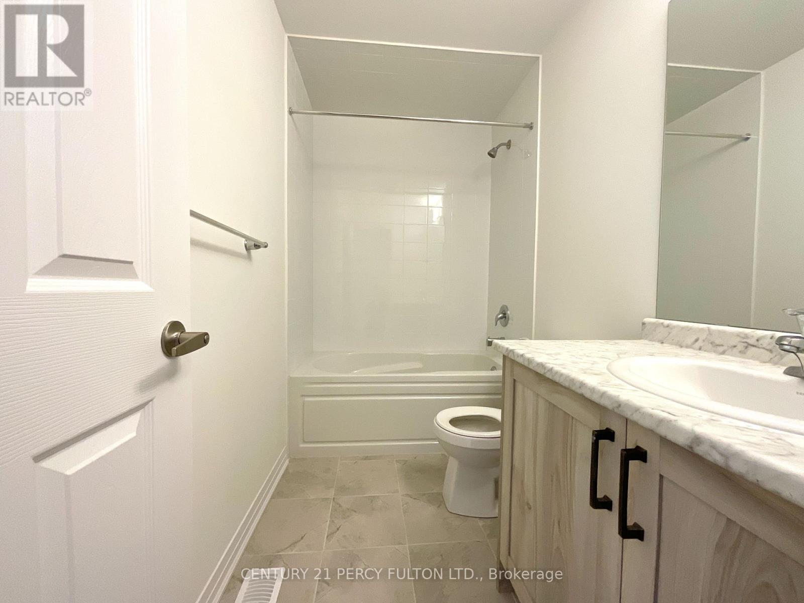 242 Port Crescent, Welland, Ontario  L3B 0N3 - Photo 19 - X12458803
