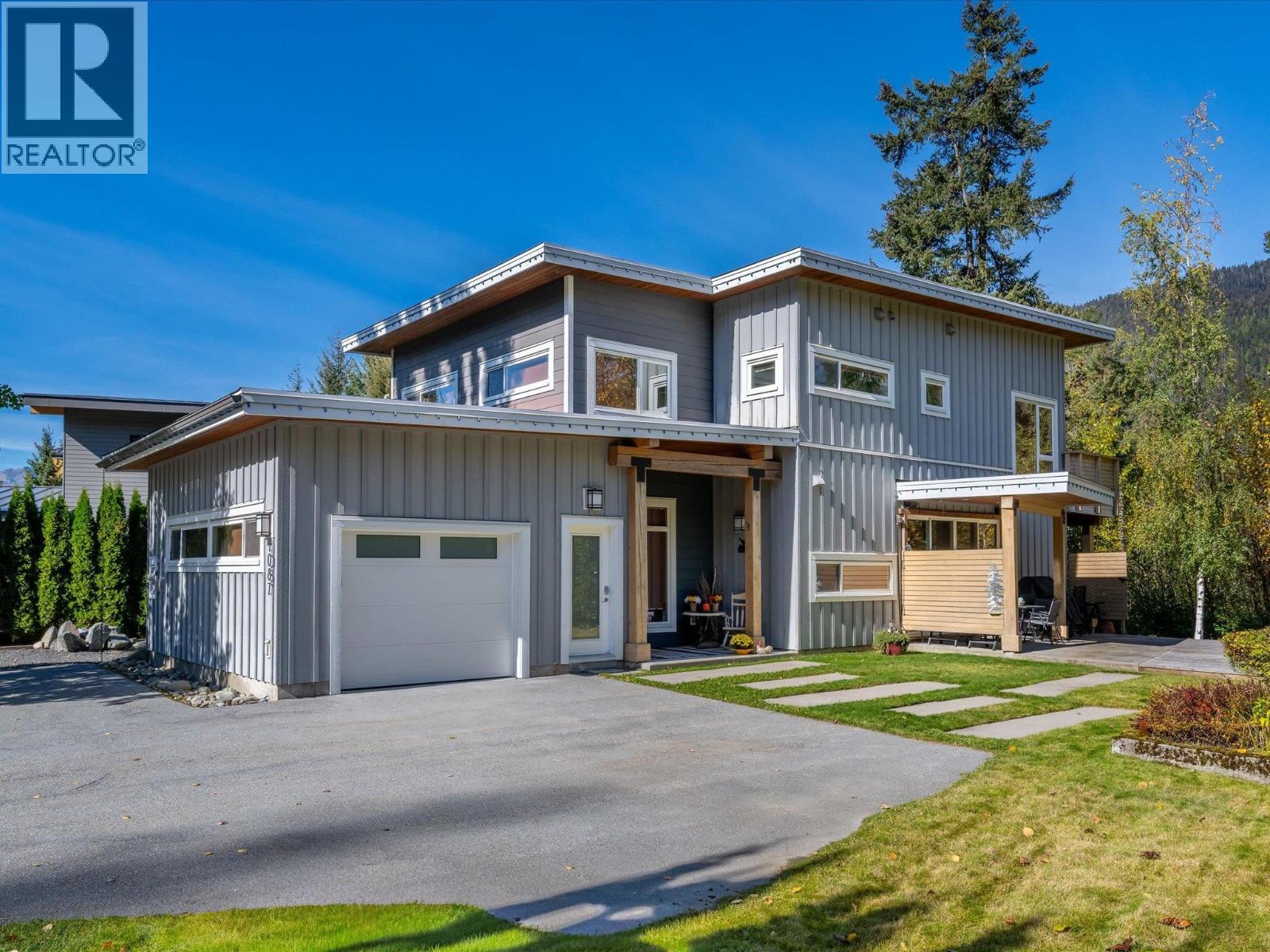 1087 MADELEY PLACE, Whistler, British Columbia