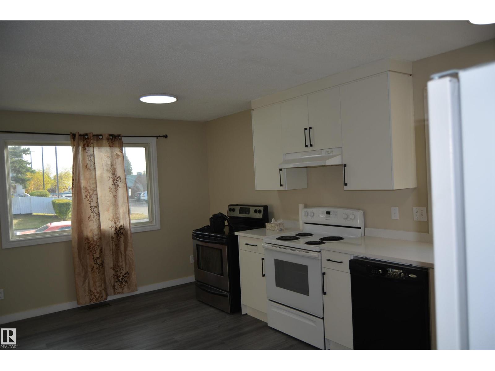 132 Millbourne Rd E Nw, Edmonton, Alberta  T6K 0K9 - Photo 10 - E4461871