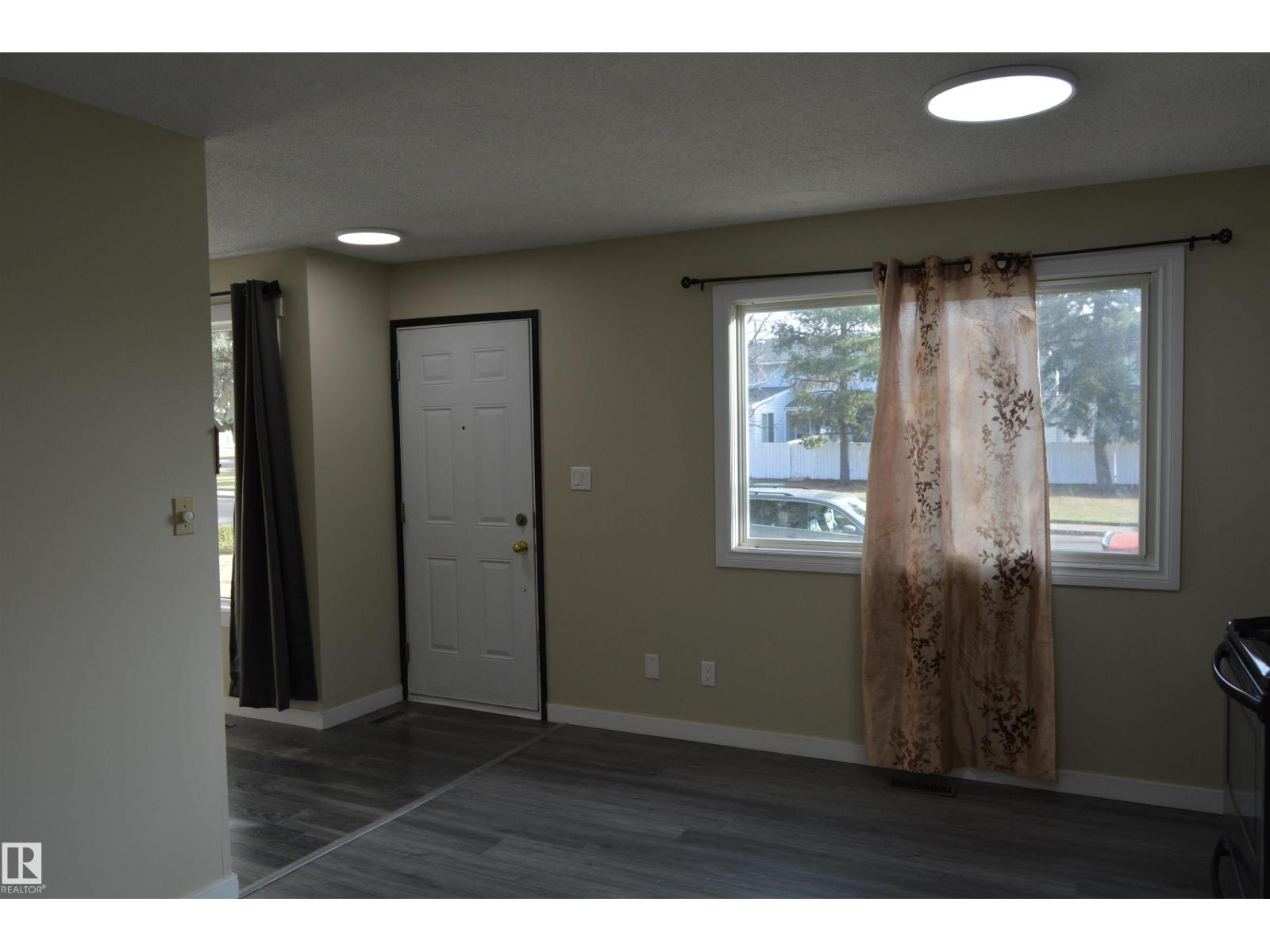 132 Millbourne Rd E Nw, Edmonton, Alberta  T6K 0K9 - Photo 11 - E4461871