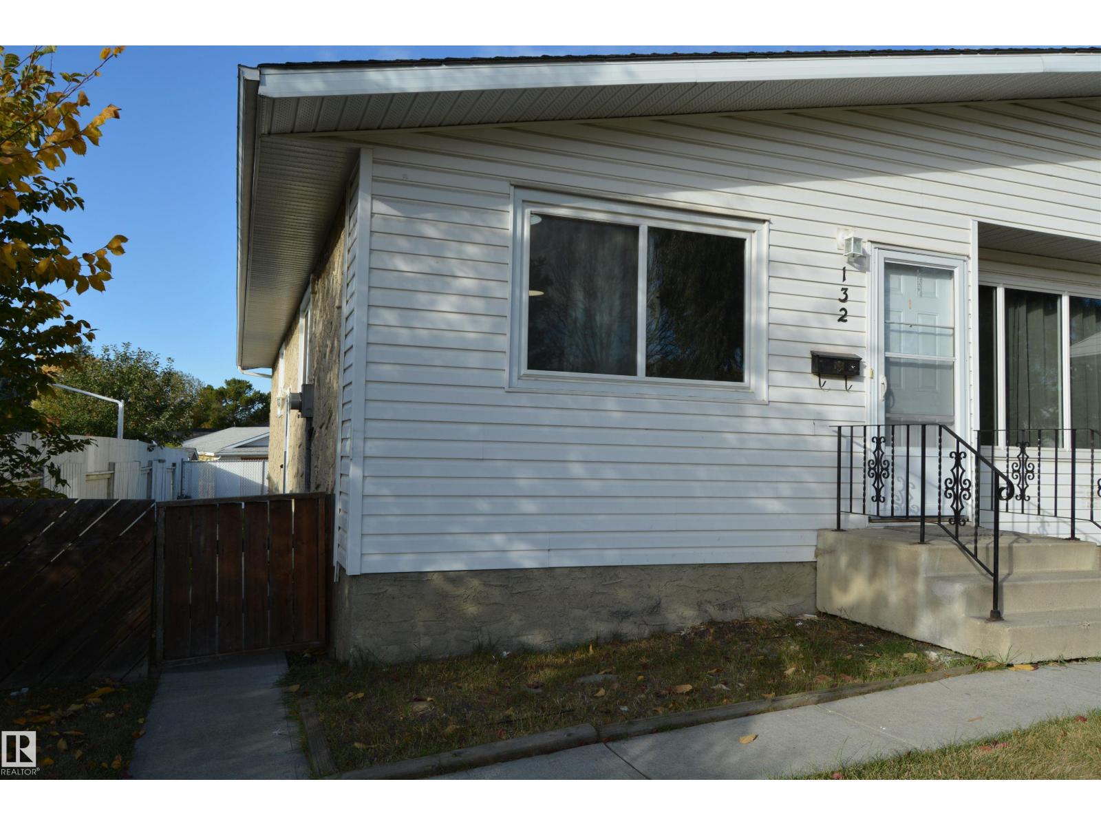 132 Millbourne Rd E Nw, Edmonton, Alberta  T6K 0K9 - Photo 4 - E4461871
