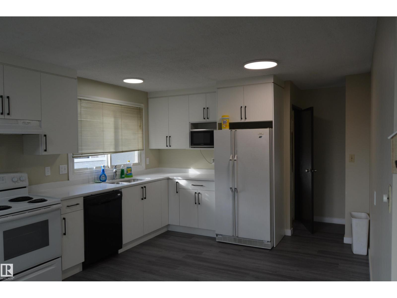 132 Millbourne Rd E Nw, Edmonton, Alberta  T6K 0K9 - Photo 7 - E4461871