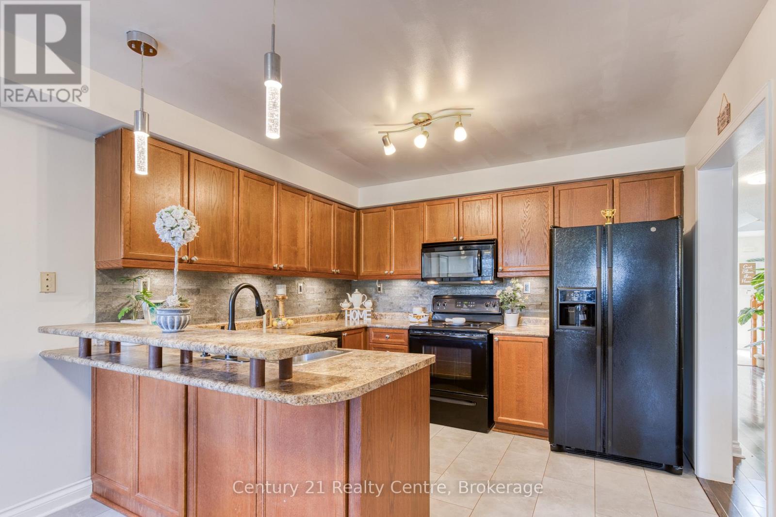 45 Hatch Street E, Whitby, Ontario  L1M 2H9 - Photo 12 - E12458816