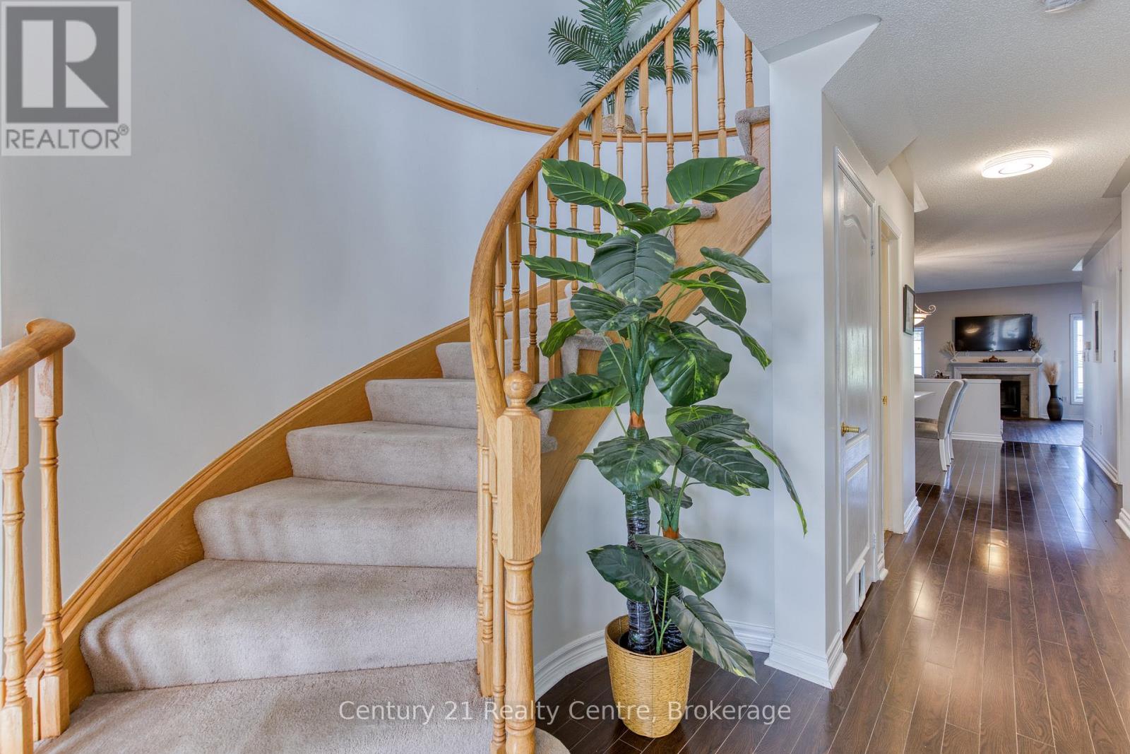 45 Hatch Street E, Whitby, Ontario  L1M 2H9 - Photo 5 - E12458816