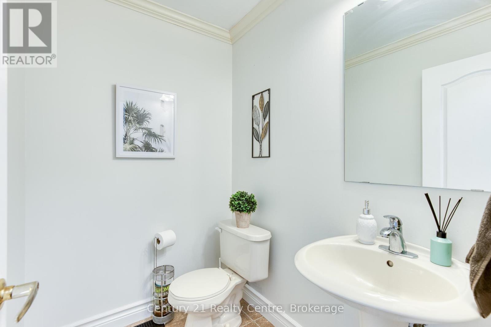 45 Hatch Street E, Whitby, Ontario  L1M 2H9 - Photo 8 - E12458816