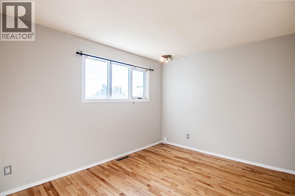 604 Terrace Park, Red Deer, Alberta  T4N 1V8 - Photo 9 - A2264029