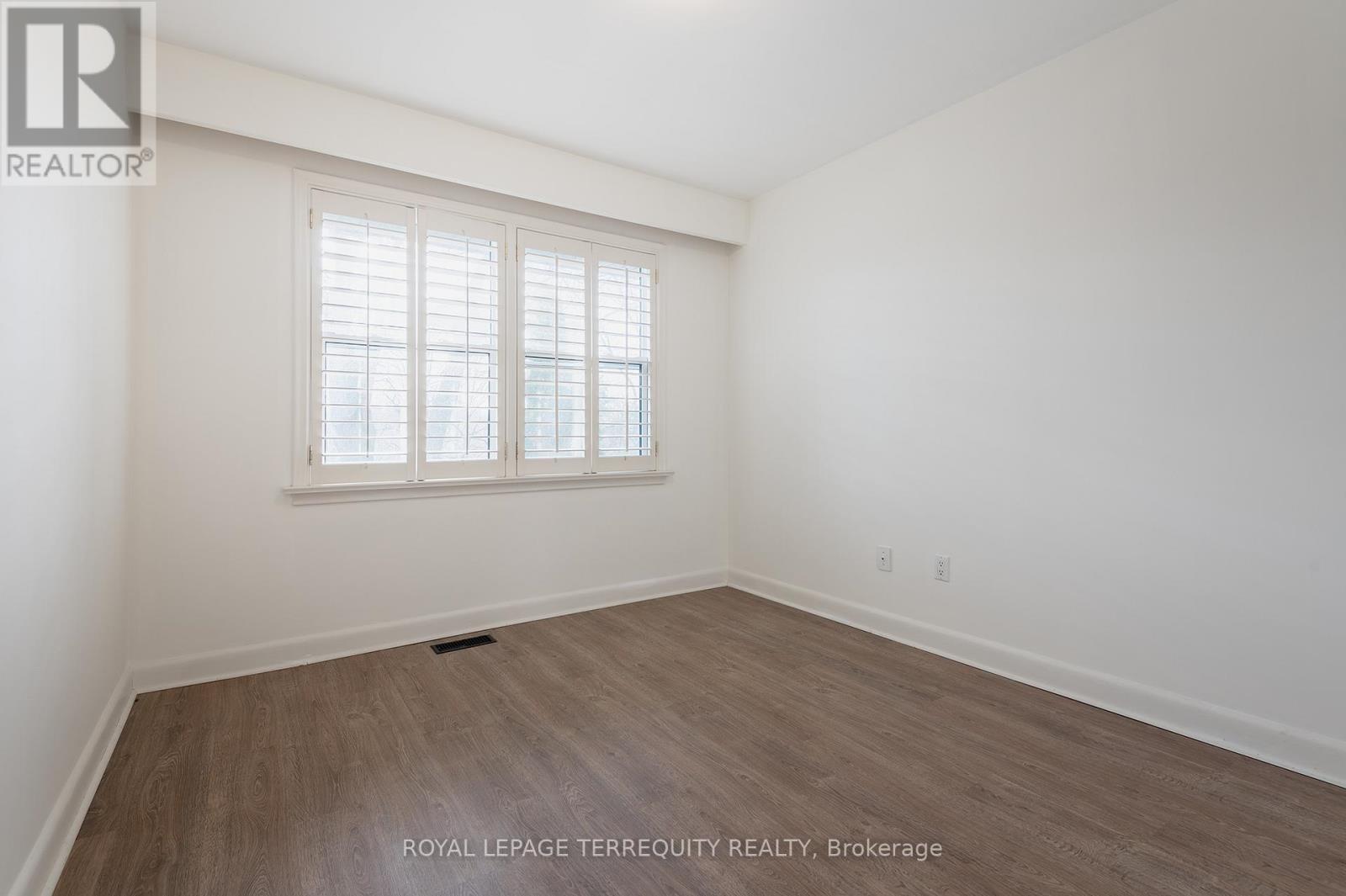 31 Rivercove Drive, Toronto, Ontario  M9B 4Y8 - Photo 21 - W12458811