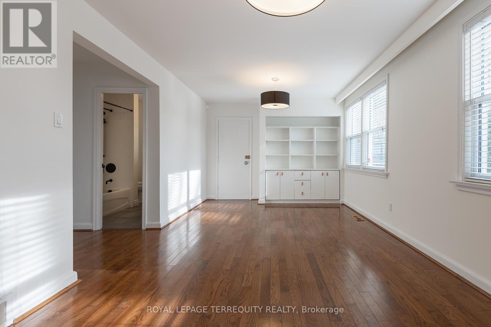 31 Rivercove Drive, Toronto, Ontario  M9B 4Y8 - Photo 25 - W12458811